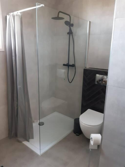 B&B Weidse Blik Ingelum Engelum Buitenkant foto